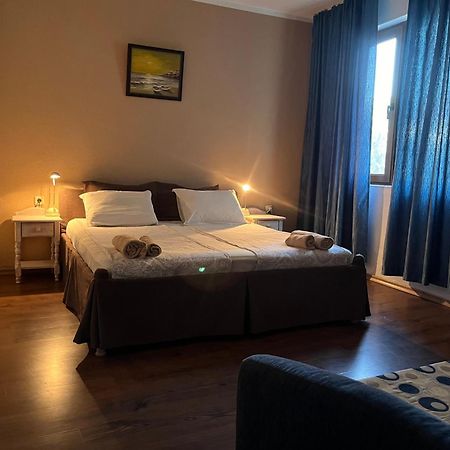 Paunovi Guest House Primorsko Luaran gambar