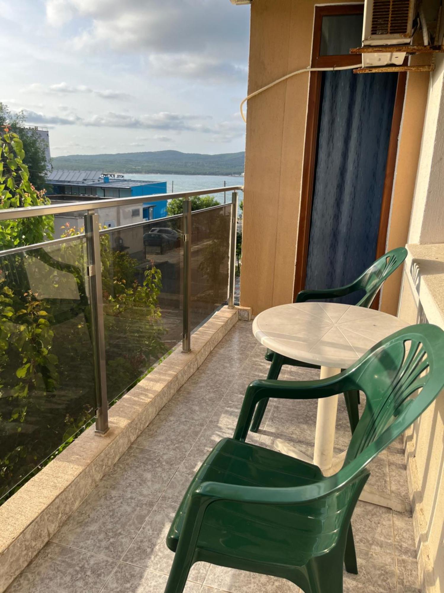 Paunovi Guest House Primorsko Luaran gambar