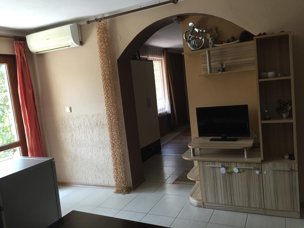 Paunovi Guest House Primorsko Luaran gambar