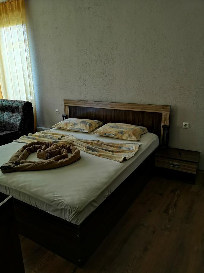 Paunovi Guest House Primorsko Luaran gambar